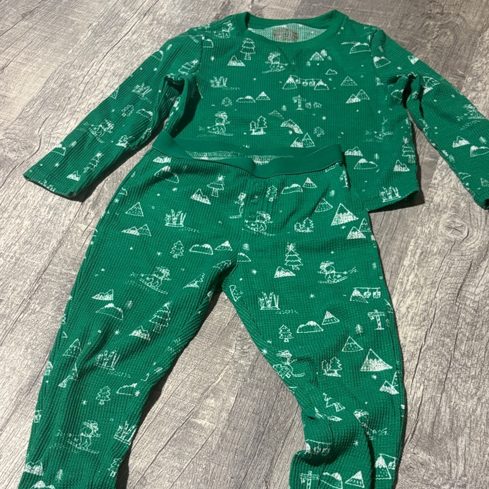 Wondershop Green Kids Pajama Set with Playful Patterns